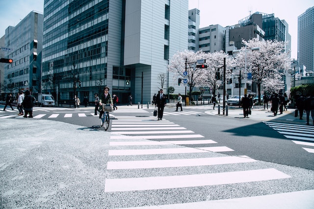 昆明为何勤工俭学对在日本的留学生的职业生涯至关重要？